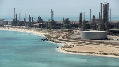 Photo of قراء "الطاقة" يفسرون أسباب استهداف المنشآت النفطية في السعودية والإمارات