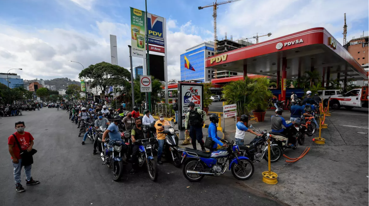 فنزويلا تحاول حل أزمة الوقود