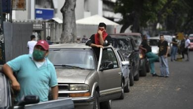 Photo of فنزويلا: منطقة ماراكايبو النفطية تتحول إلى بؤرة لجائحة كورونا.. وإصابة وزير النفط