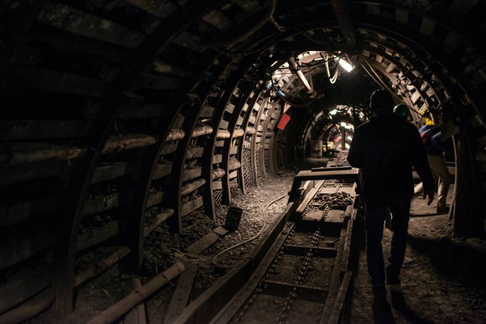 بولندا تتخلى عن إعادة هيكلة أكبر مشغل لمناجم الفحم في الاتحاد الأوروبي