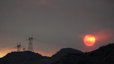 Photo of "آب اللّهاب" يصل كاليفورنيا.. وقطاع الكهرباء أول الضحايا
