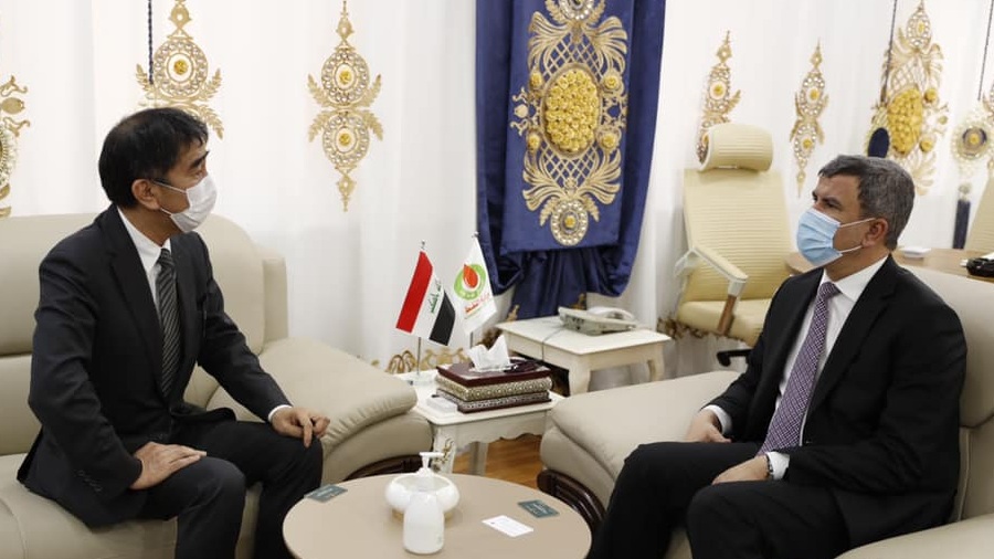 إحسان عبدالجبار والسفير الياباني - مصدر الصورة وزارة النفط العراقية