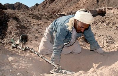 التنقيب عن الذهب في صحراء الجزائر
