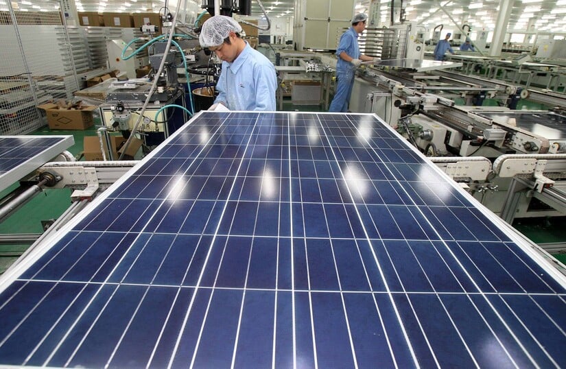 مصنع ألواح شمسية في الصين