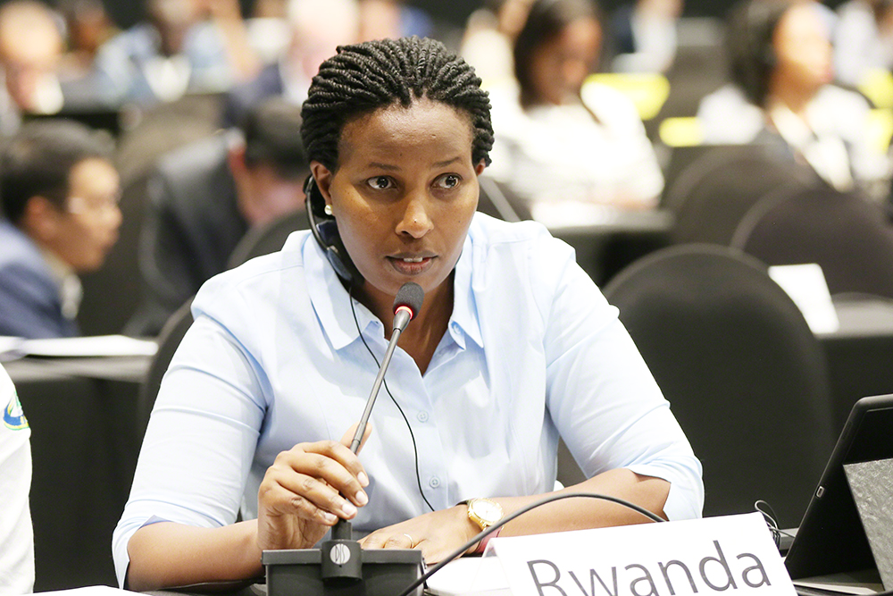 رواندا تشجع على استخدام السيارات الكهربائية