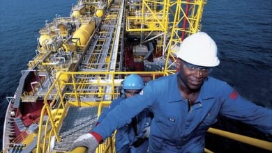 Photo of انخفاض الإنتاج وكثرة الديون يهددان شركة النفط الأنغولية