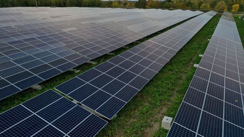 اتفاق بين أورنج وإنرجي لإنشاء مجمعي الطاقة الشمسية