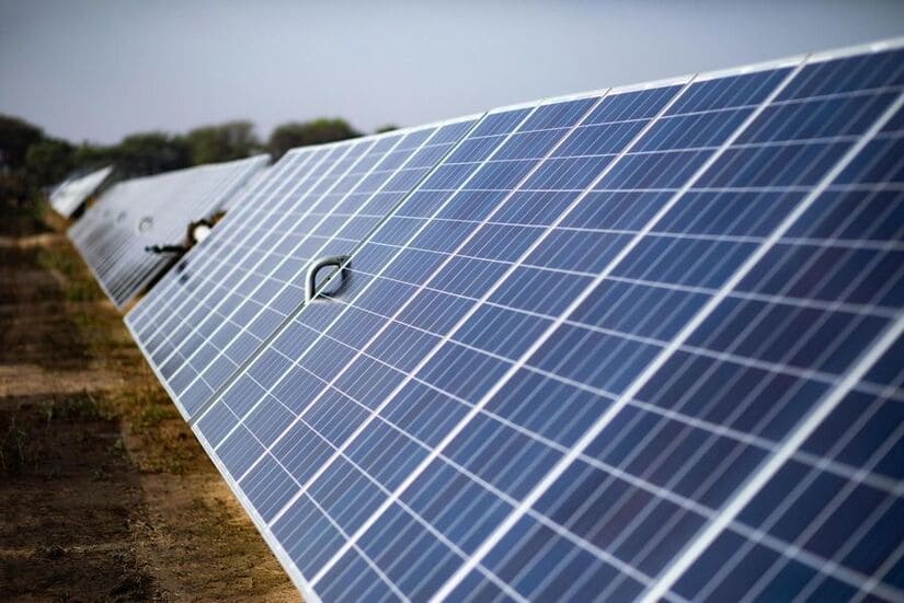 الكهرباء المتجددة- توتال - الخلايا الشمسية- محطات شمسية