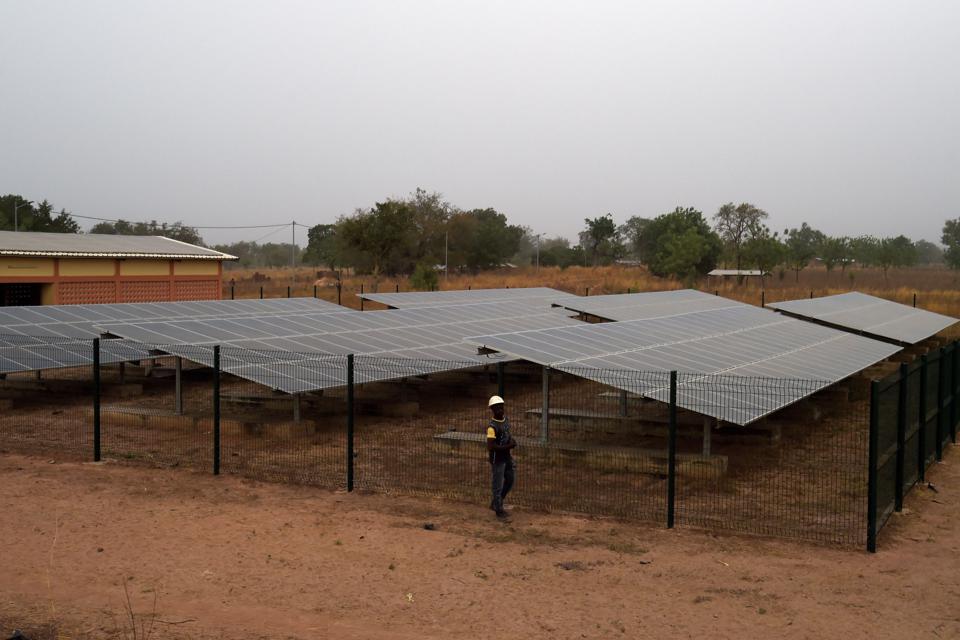 توغو - محطة طاقة شمسية