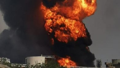 Photo of شركة النفط المكسيكية تسيطر على حريق ضخم بأحد المصافي (فيديو)