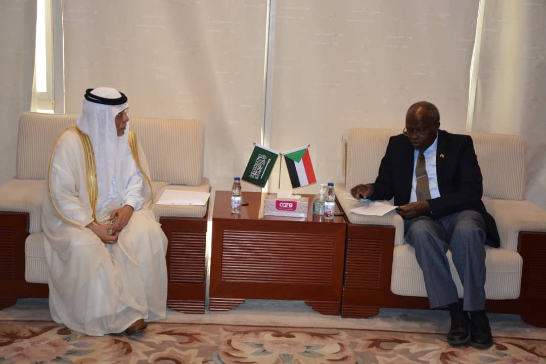 أرامكو وسابك - وزير الطاقة والنفط السوداني