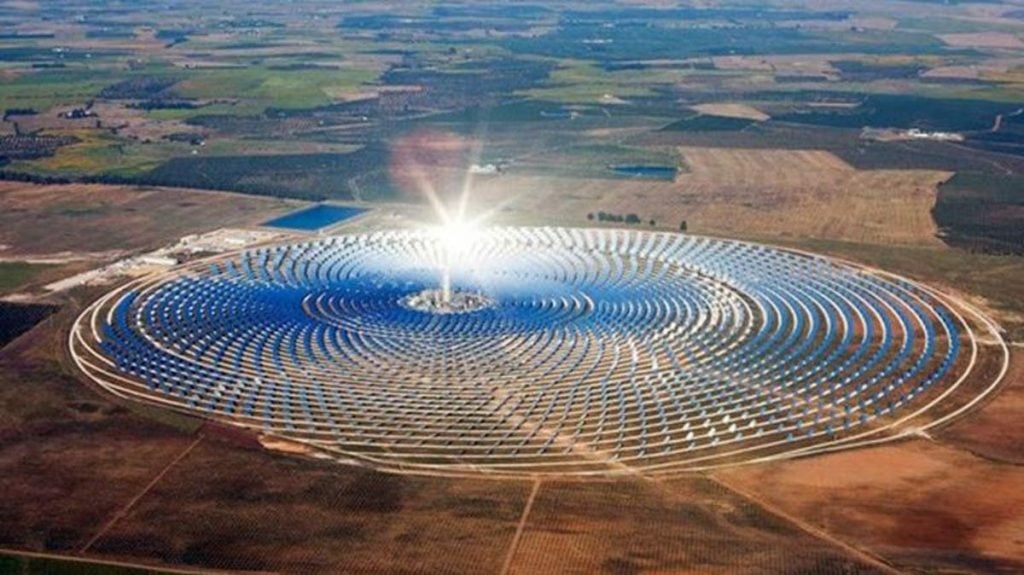 مجمع نور ورزازات للطاقة الشمسية في المغرب
