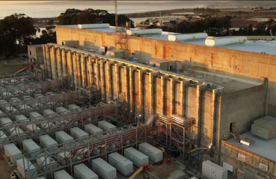 منشأة موس لاندينغ لتخزين الكهرباء في ولاية كاليفورنيا الأميركية