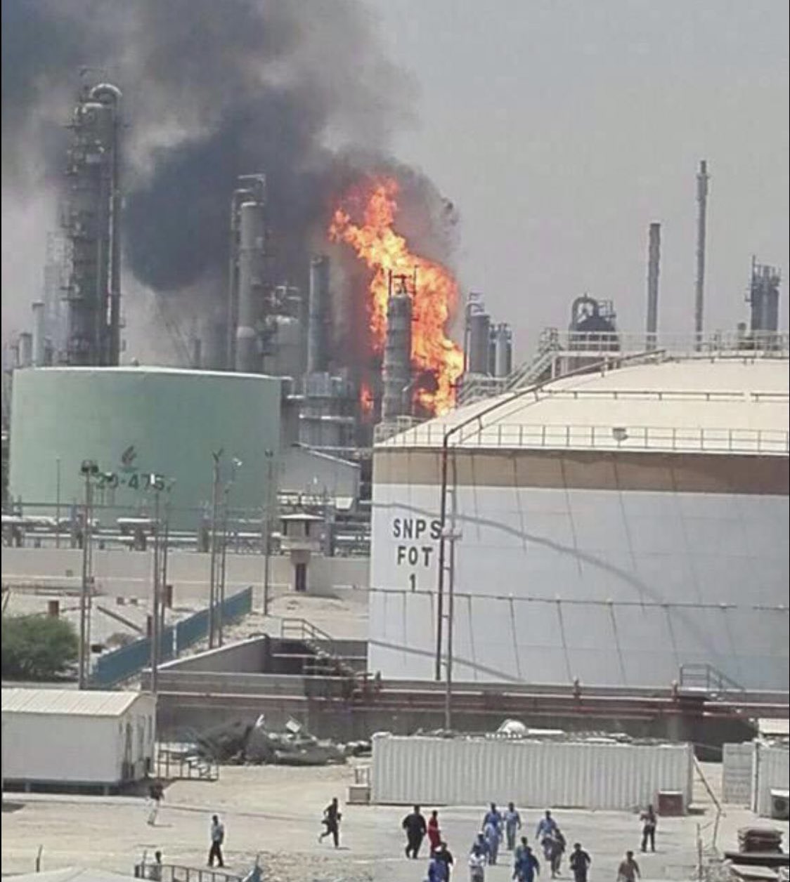 حريق في مصفاة ميناء الأحمدي-الكويت-صورة من تويتر