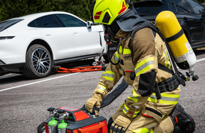 مطفأة حريق للسيارات الكهربائية من صنع شركة روزنباور النمساوية-الصورة من الموقع الرسمي للشركة