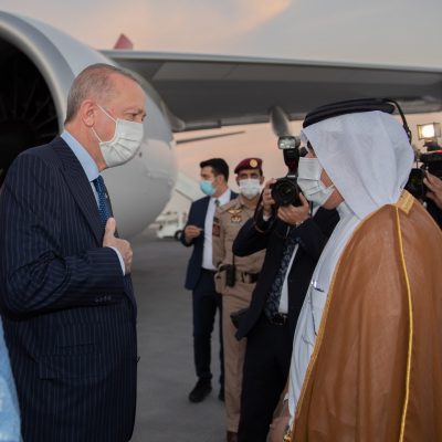 لحظة وصول أردوغان إلى الدوحة