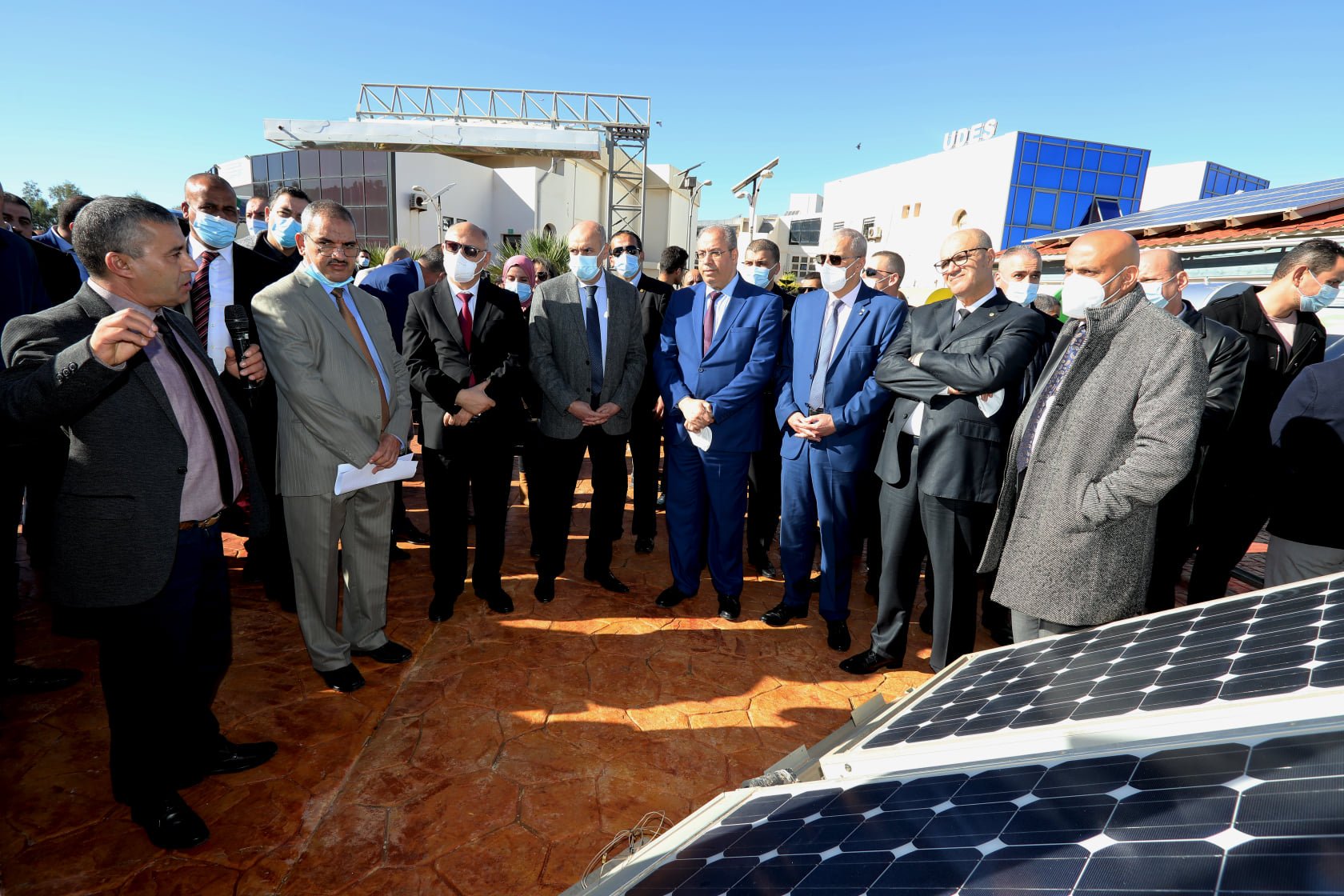 جانب من إطلاق مشروع سخانات الطاقة الشمسية في الجزائر