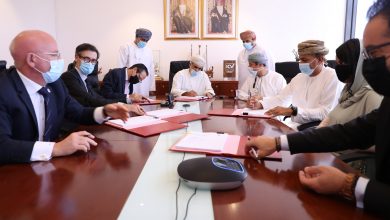 Photo of سلطنة عمان توقع 3 اتفاقيات غاز مع شركة شل