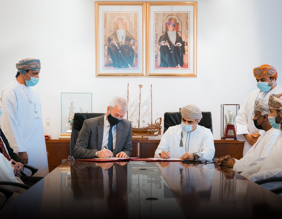 سلطنة عمان توقع اتفاقيتين مع شركة بي بي
