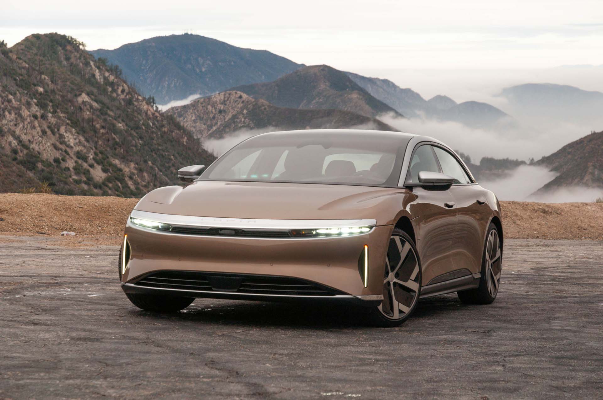 السيارات الكهربائية في 2022 وسيارة لوسيد آير