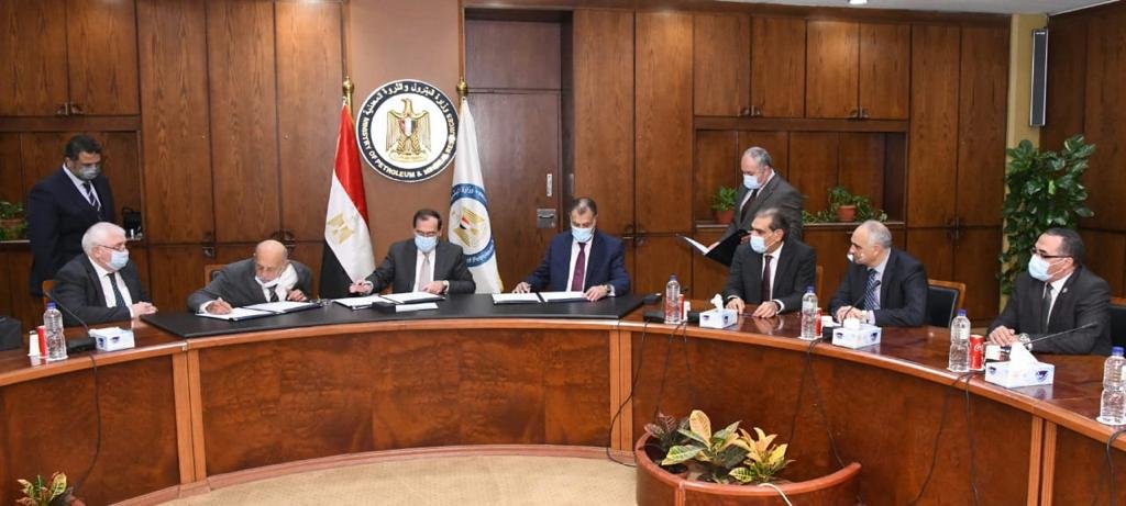 من مراسم التوقيع على اتفاقيات التنقيب عن النفط في مصر