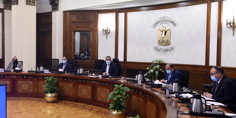 رئيس وزراء مصر يتابع موقف مشروع تحويل النفايات إلى كهرباء