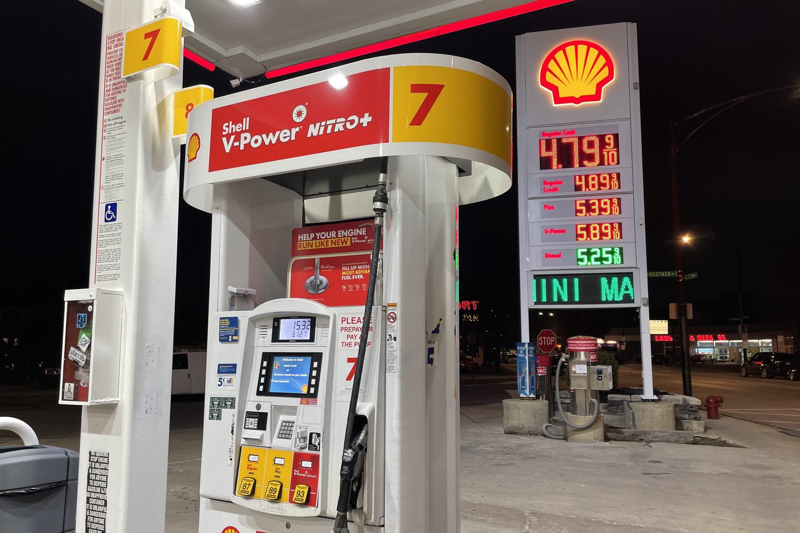 كيف تواجه الولايات الأميركية زيادة أسعار الوقود؟