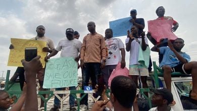 Photo of نقص الوقود في نيجيريا يدفع الطلاب إلى التظاهر.. ومطالب بمحاكمة المسؤولين