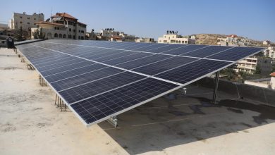 Photo of الطاقة المتجددة في فلسطين توفر الكهرباء النظيفة في ظروف صعبة (تقرير)