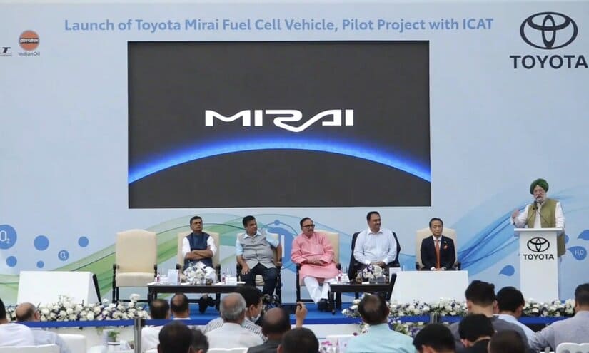 تويوتا تطلق أول سيارة كهربائية تعمل بخلايا وقود الهيدروجين في الهند