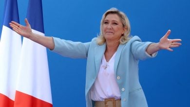 Photo of الطاقة المتجددة في فرنسا تتسبب بالهجوم على مرشحة الرئاسة