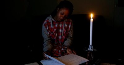 ضعف الإنتاج والتمويل يحاصر قطاع الكهرباء في زيمبابوي
