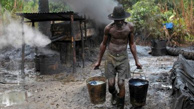 Photo of سرقة النفط تكبِّد نيجيريا مليار دولار خسائر في 3 أشهر