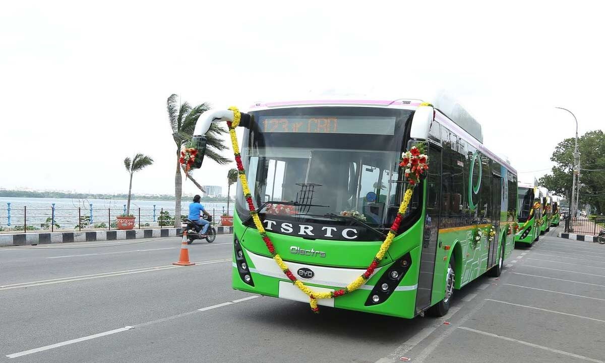 حافلة كهربائية تابعة لشركة تيلانغانا للنقل البري في الهند