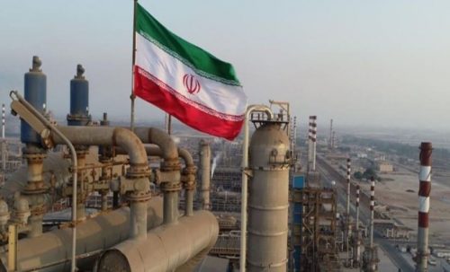 مخزون النفط الإيراني البحري يعوض الإمدادات الروسية