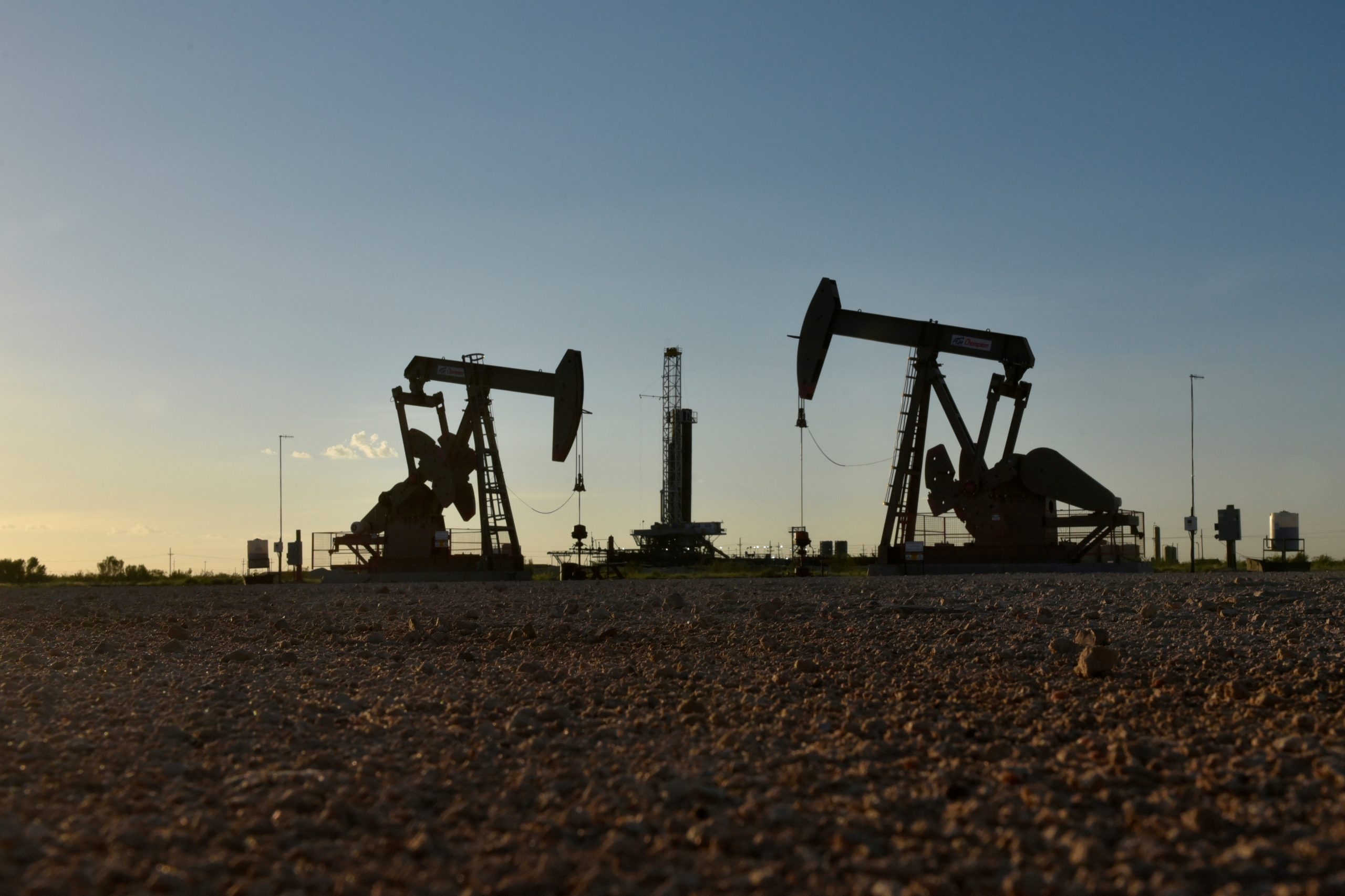 عقود إيجار النفط والغاز