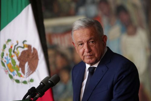الرئيس المكسيكي طرح فكرة إنشاء محطة للغاز الطبيعي المسال