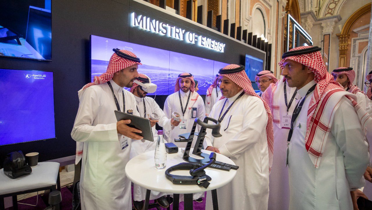 جانب من مشاركة الشركة السعودية للكهرباء في القمة العالمية للذكاء الاصطناعي