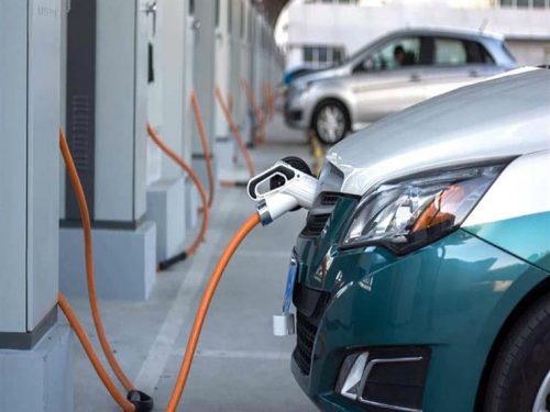 مبيعات السيارات الكهربائية تدعم تصنيف أفضل 10 شركات سيارات صديقة للبيئة