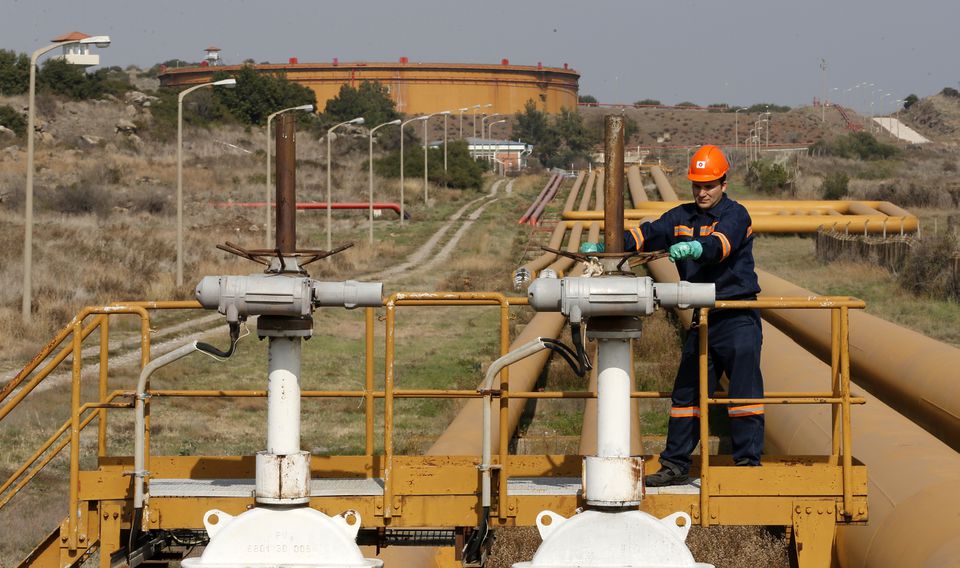 خط تصدير النفط في ميناء جيهان التركي