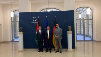Photo of الأردن يدعو ألمانيا للتعاون في مشروع للربط الكهربائي مع أوروبا