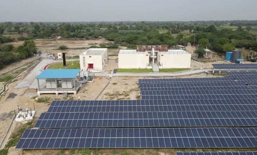 أول قرية تعمل بالطاقة الشمسية في الهند