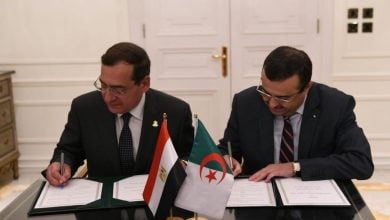 Photo of الجزائر تتعاون مع مصر في التنقيب عن الغاز وتطوير الهيدروجين (صور)