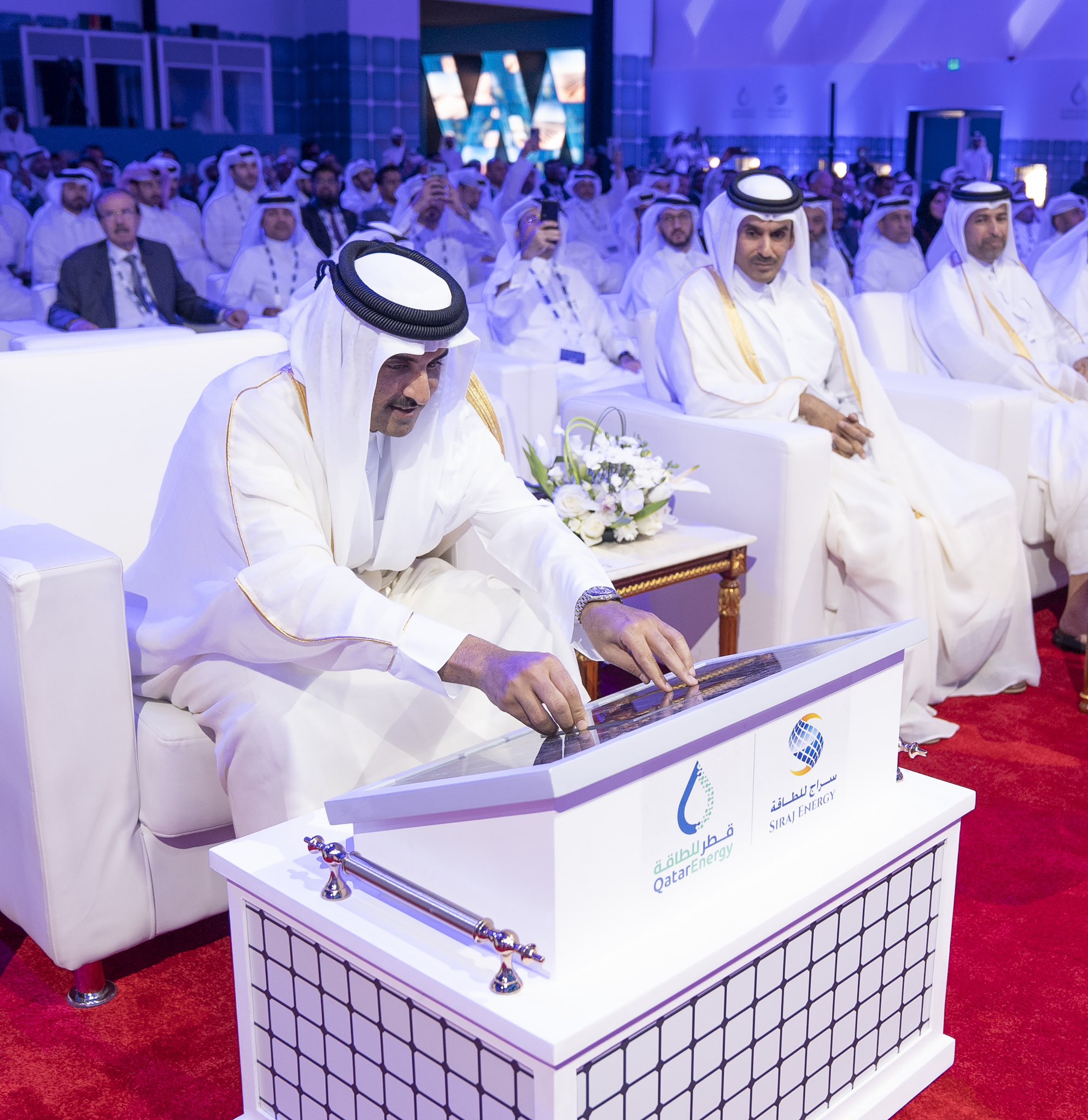 من مراسم تدشين أول محطة طاقة شمسية في قطر - الصورة من وكالة أنباء قطر (18 أكتوبر 2022)