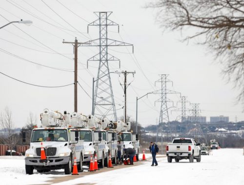 انقطاع الكهرباء عن ملايين الأميركيين بسبب العاصفة أوري العام الماضي