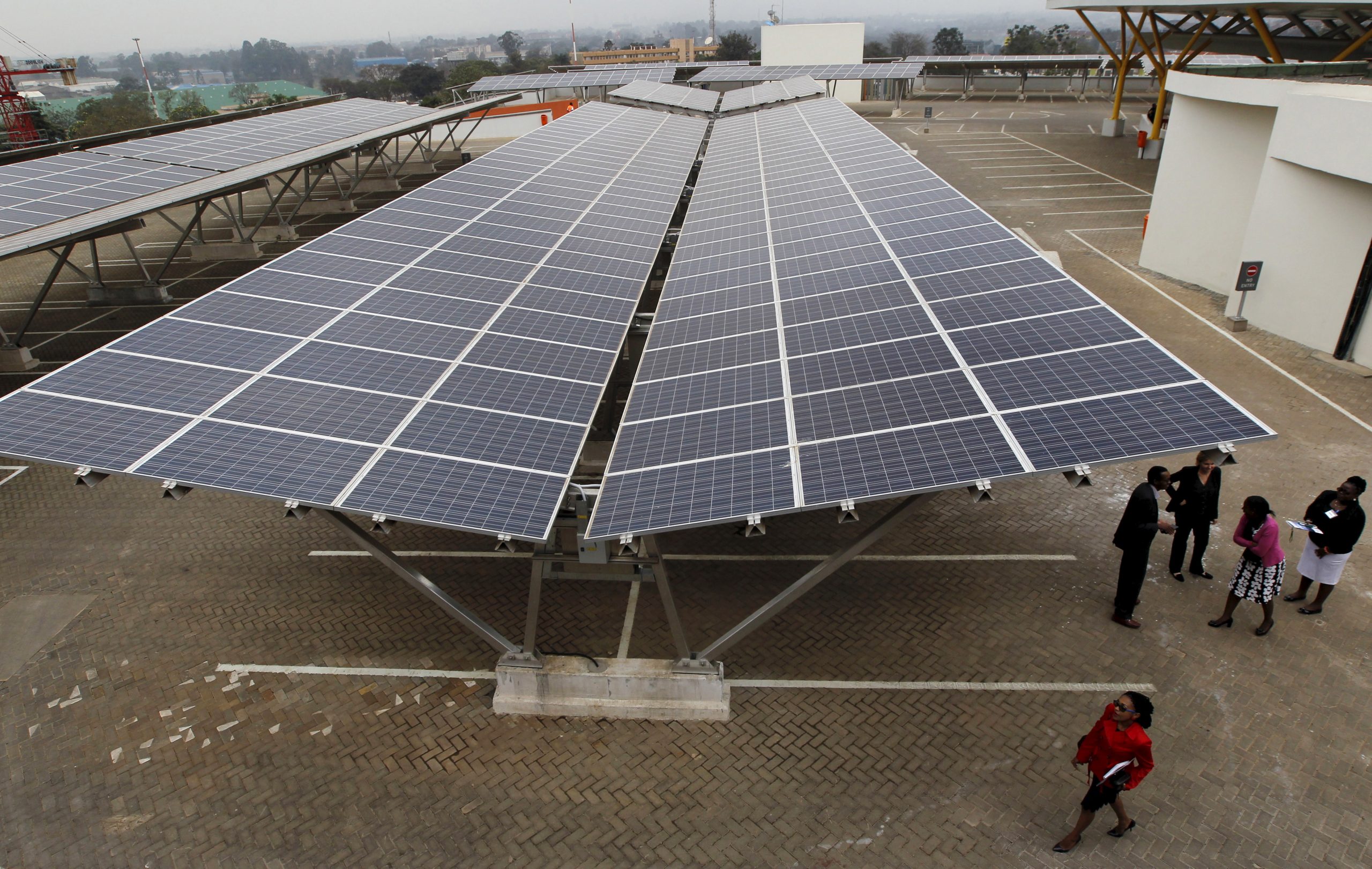 إحدى محطات الطاقة الشمسية في جنوب أفريقيا 