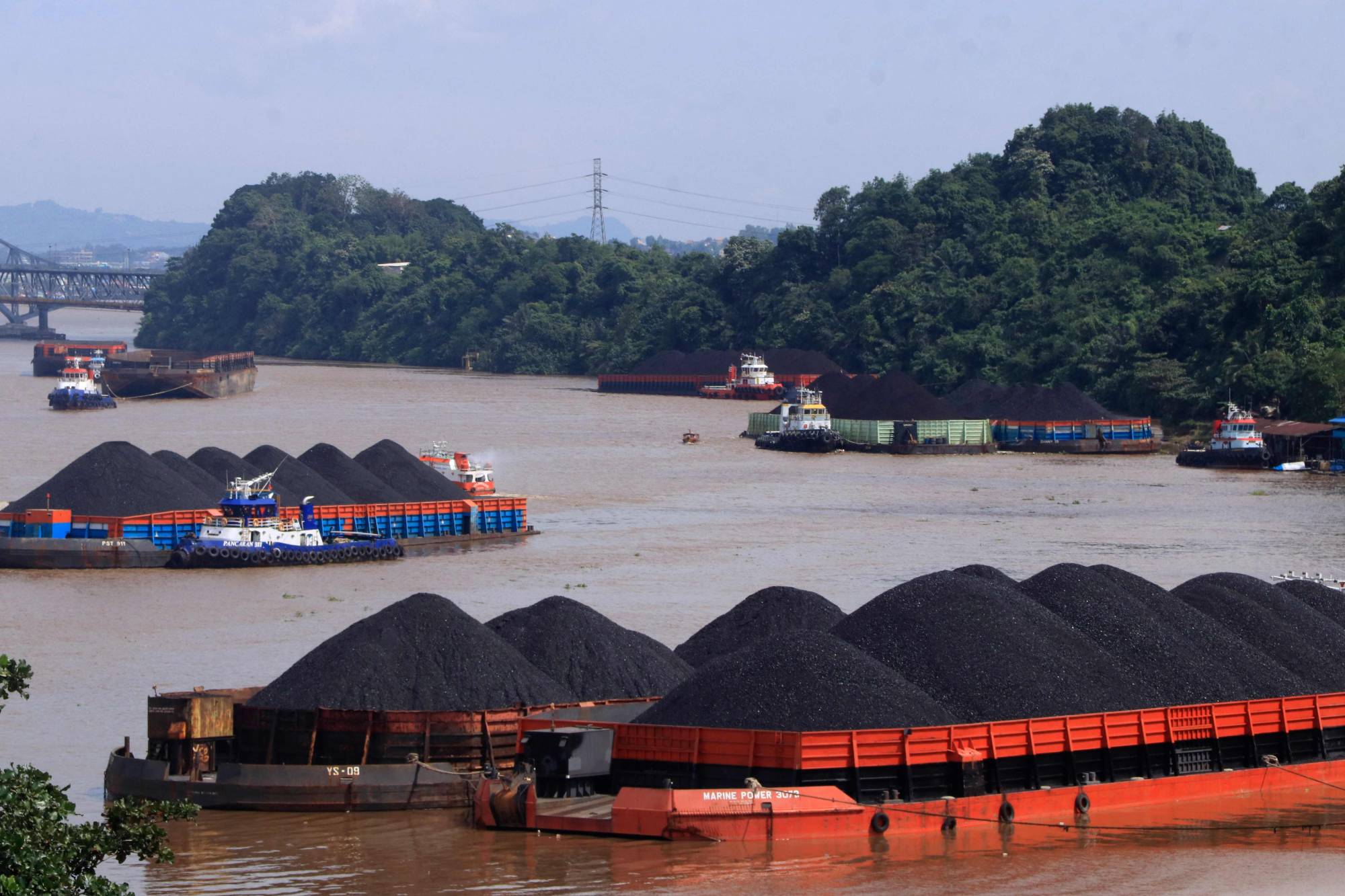 الطلب على الفحم يشهد طفرة في إندونيسيا