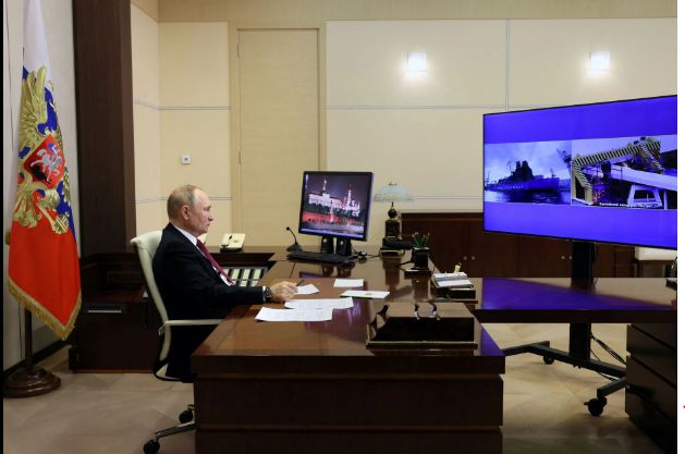 روسيا تعتزم بناء أسطول كاسحات جليد نووية