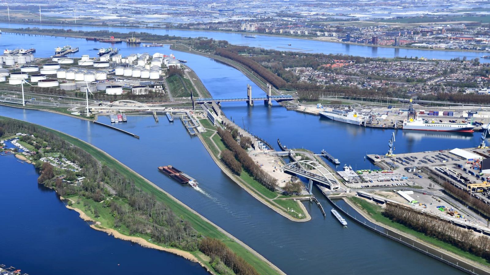 مخزونات الديزل الروسي في ميناء روتردام