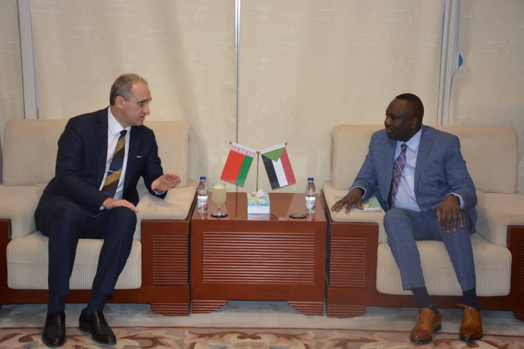 جانب من اجتماع وزير الطاقة في السودان مع سفير بيلاروسيا